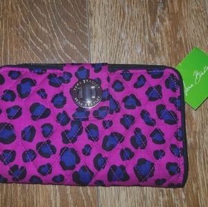 Vera Bradley NWT Turnlock Wallet